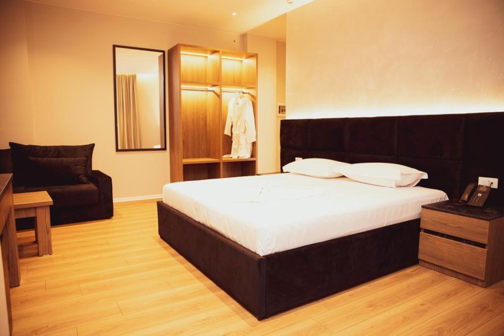Hotel Continental Durrës Eksteriør bilde