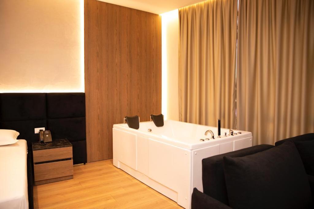Hotel Continental Durrës Eksteriør bilde