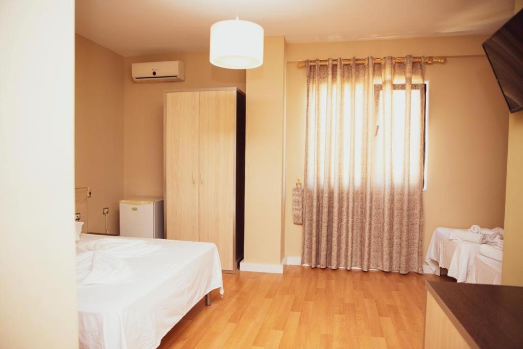 Hotel Continental Durrës Eksteriør bilde