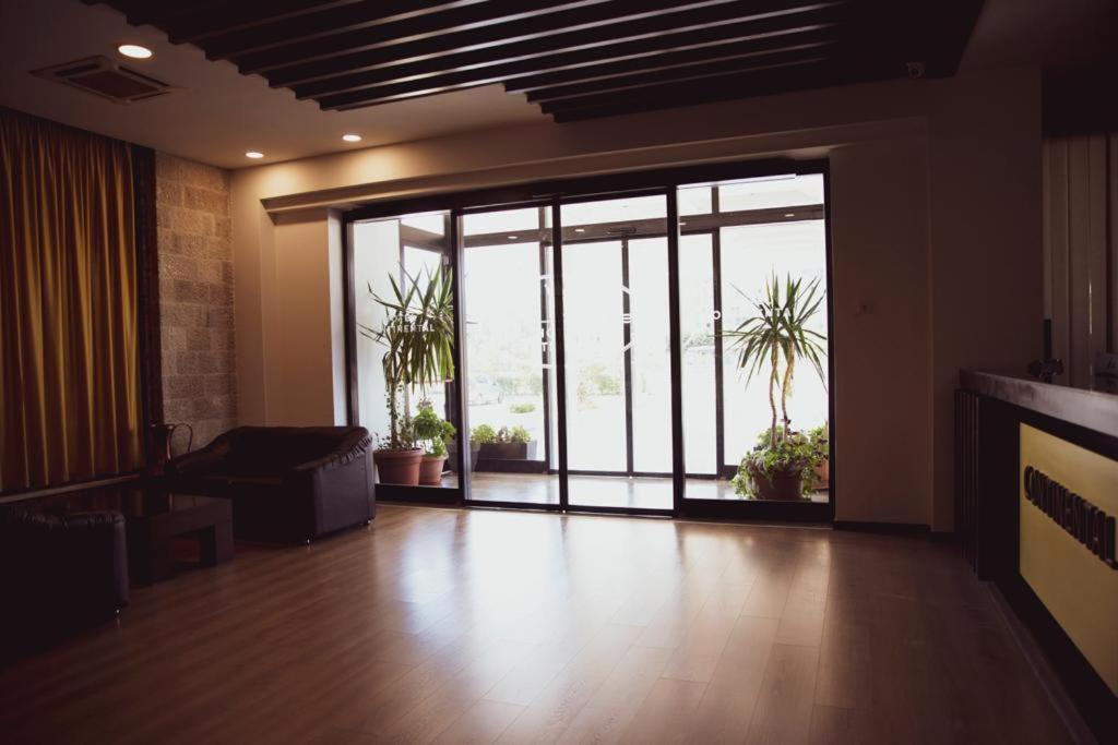 Hotel Continental Durrës Eksteriør bilde