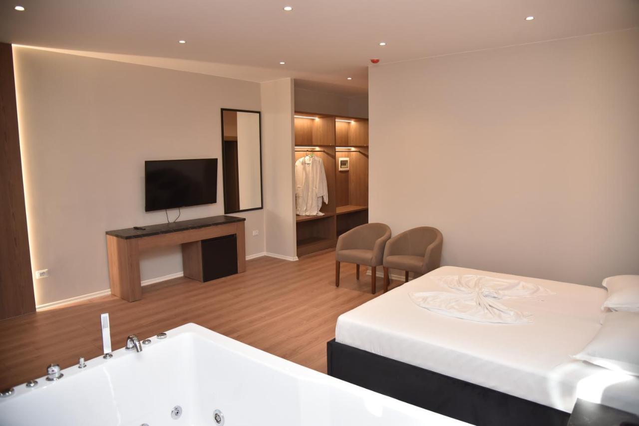 Hotel Continental Durrës Eksteriør bilde
